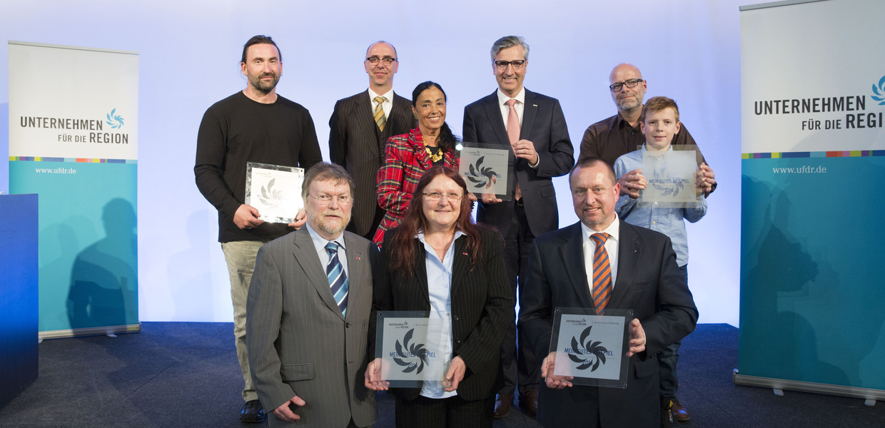 Gruppenfoto der Preisverleihung von 2015